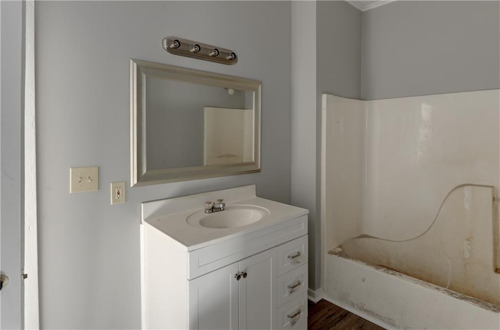 1403 Commercial Street