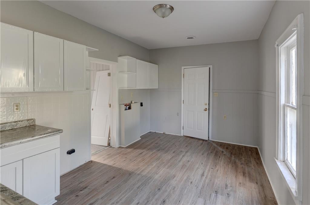 1403 Commercial Street