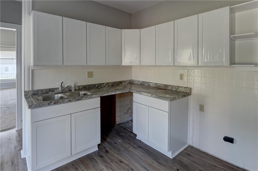 1403 Commercial Street