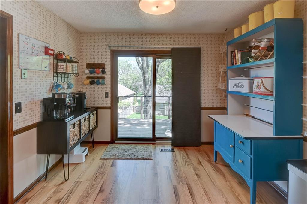 6513 Cottonwood Drive