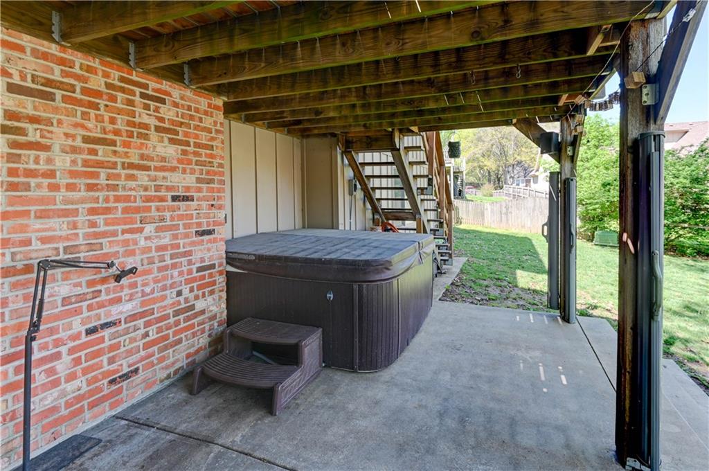 6513 Cottonwood Drive