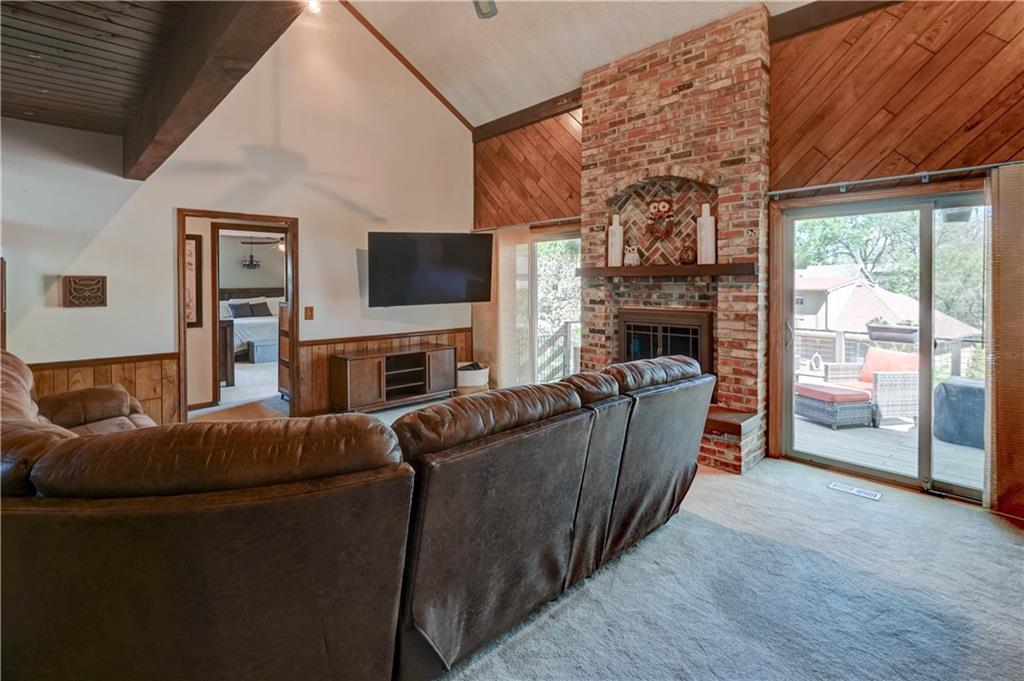 6513 Cottonwood Drive