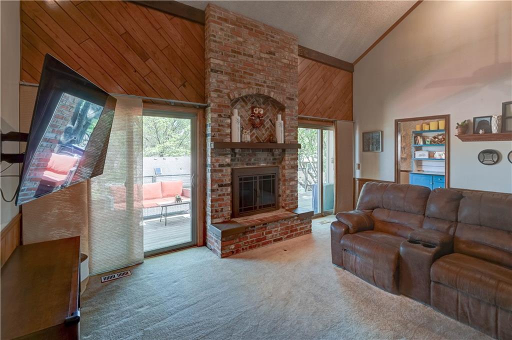 6513 Cottonwood Drive