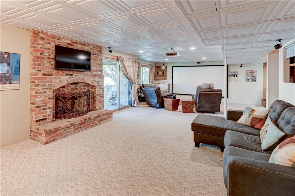 6513 Cottonwood Drive
