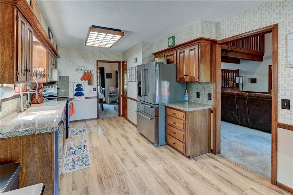 6513 Cottonwood Drive