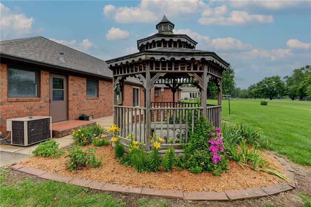 917 Country Club Drive