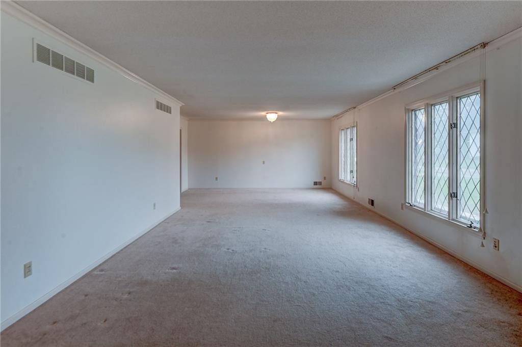 917 Country Club Drive