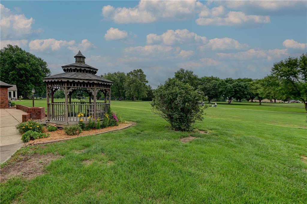 917 Country Club Drive