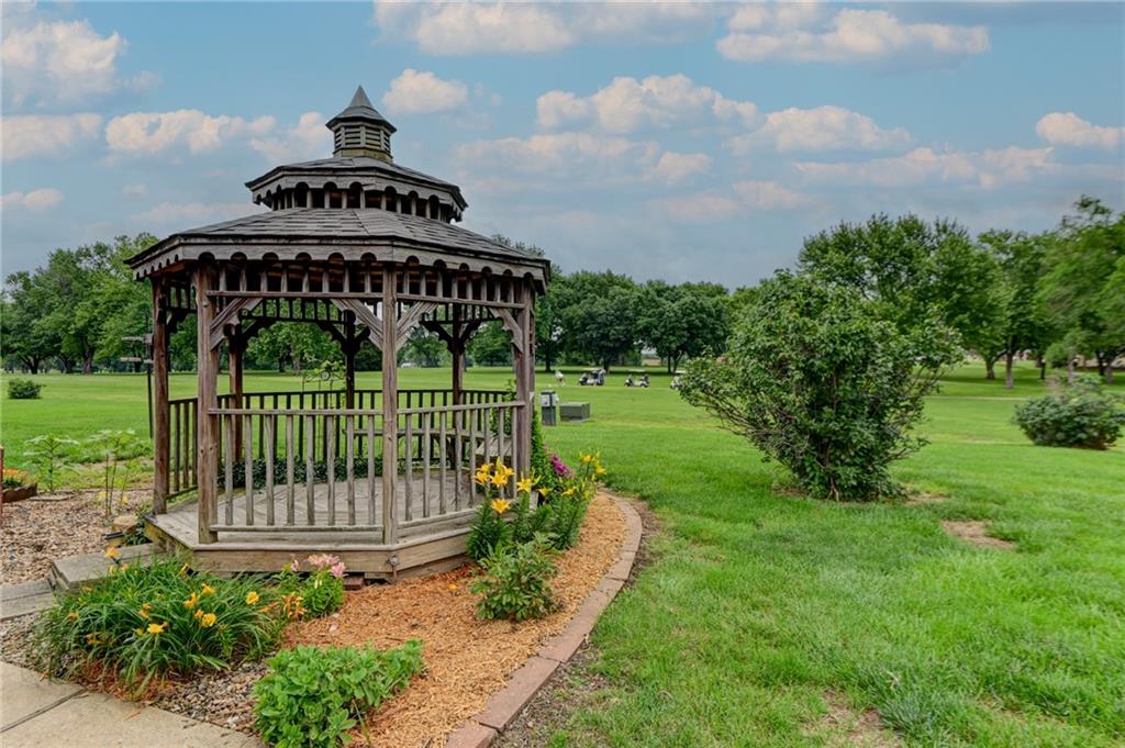 917 Country Club Drive
