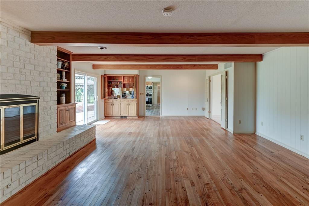 917 Country Club Drive