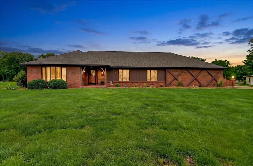 917 Country Club Drive