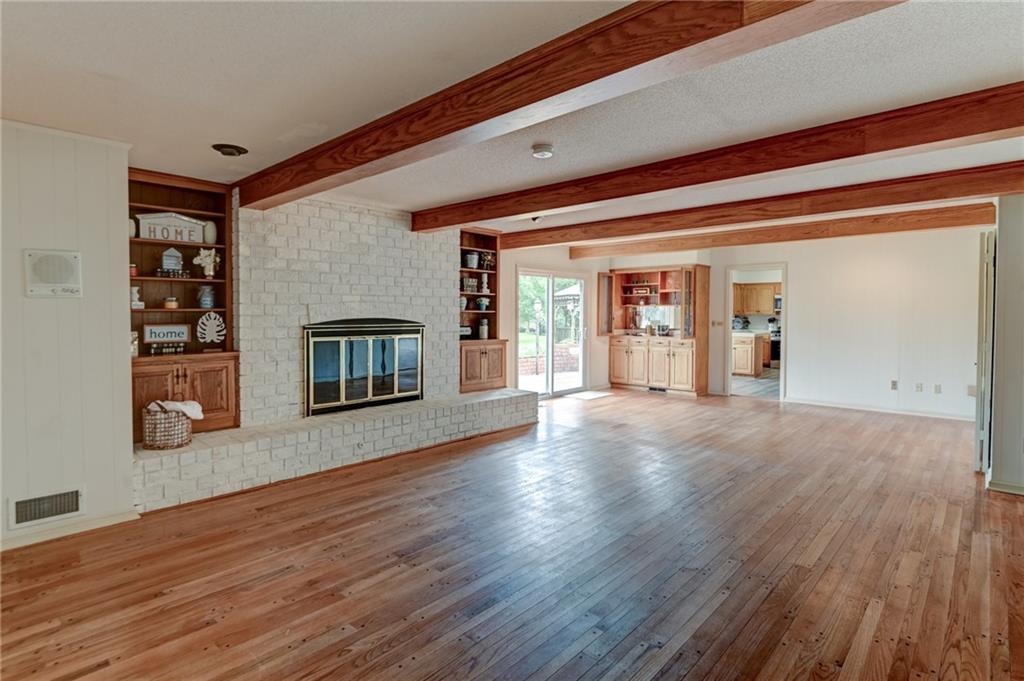 917 Country Club Drive