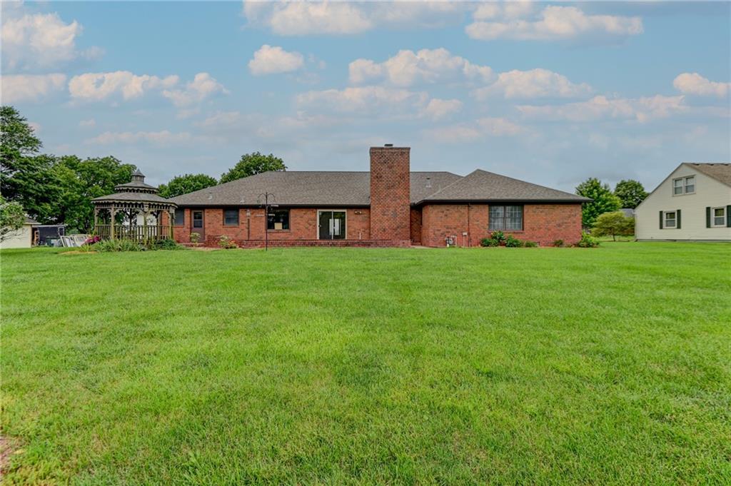 917 Country Club Drive