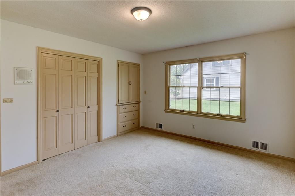 917 Country Club Drive