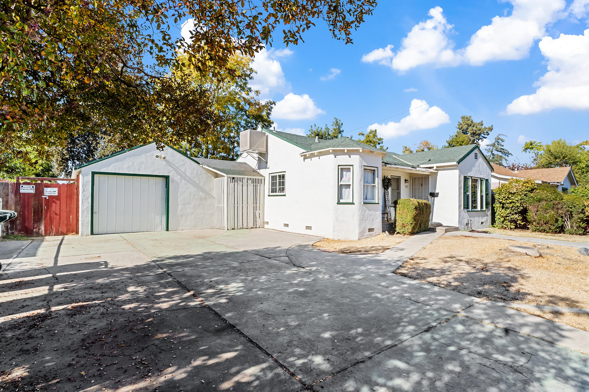 937 N Conyer Street