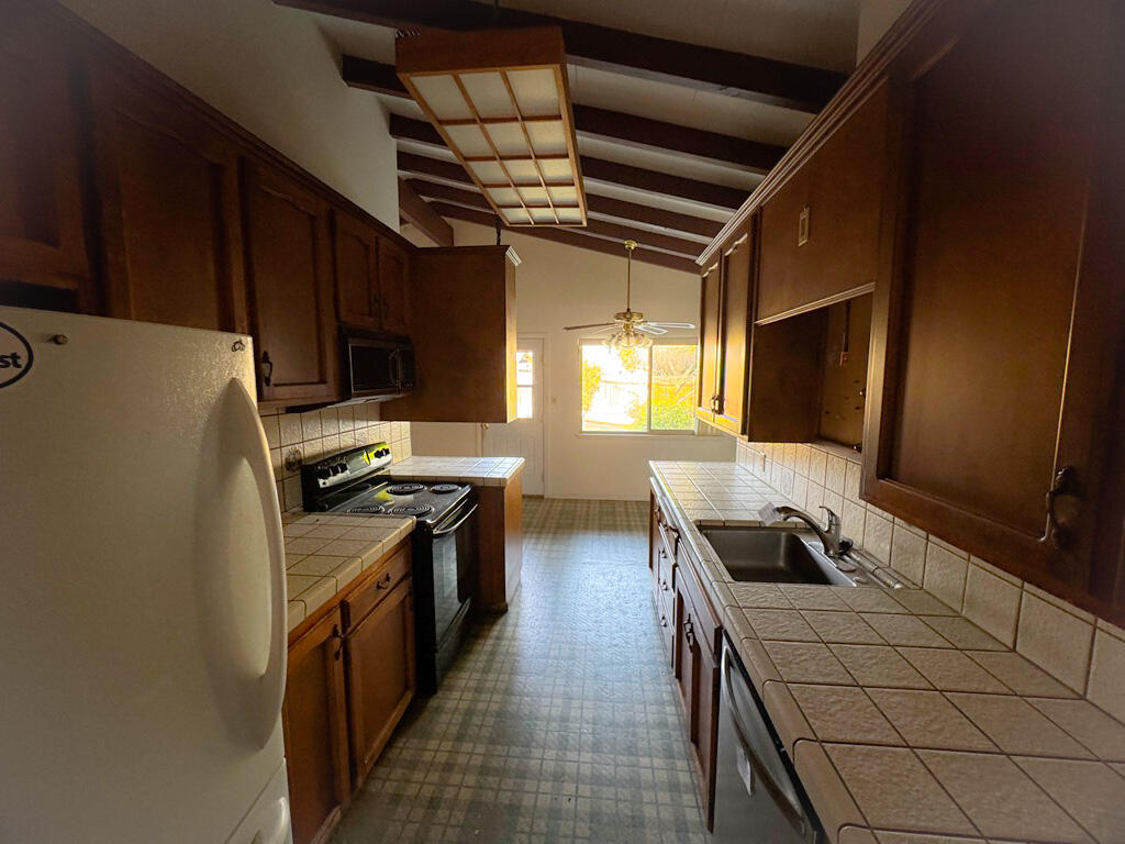 798 Sunset Drive