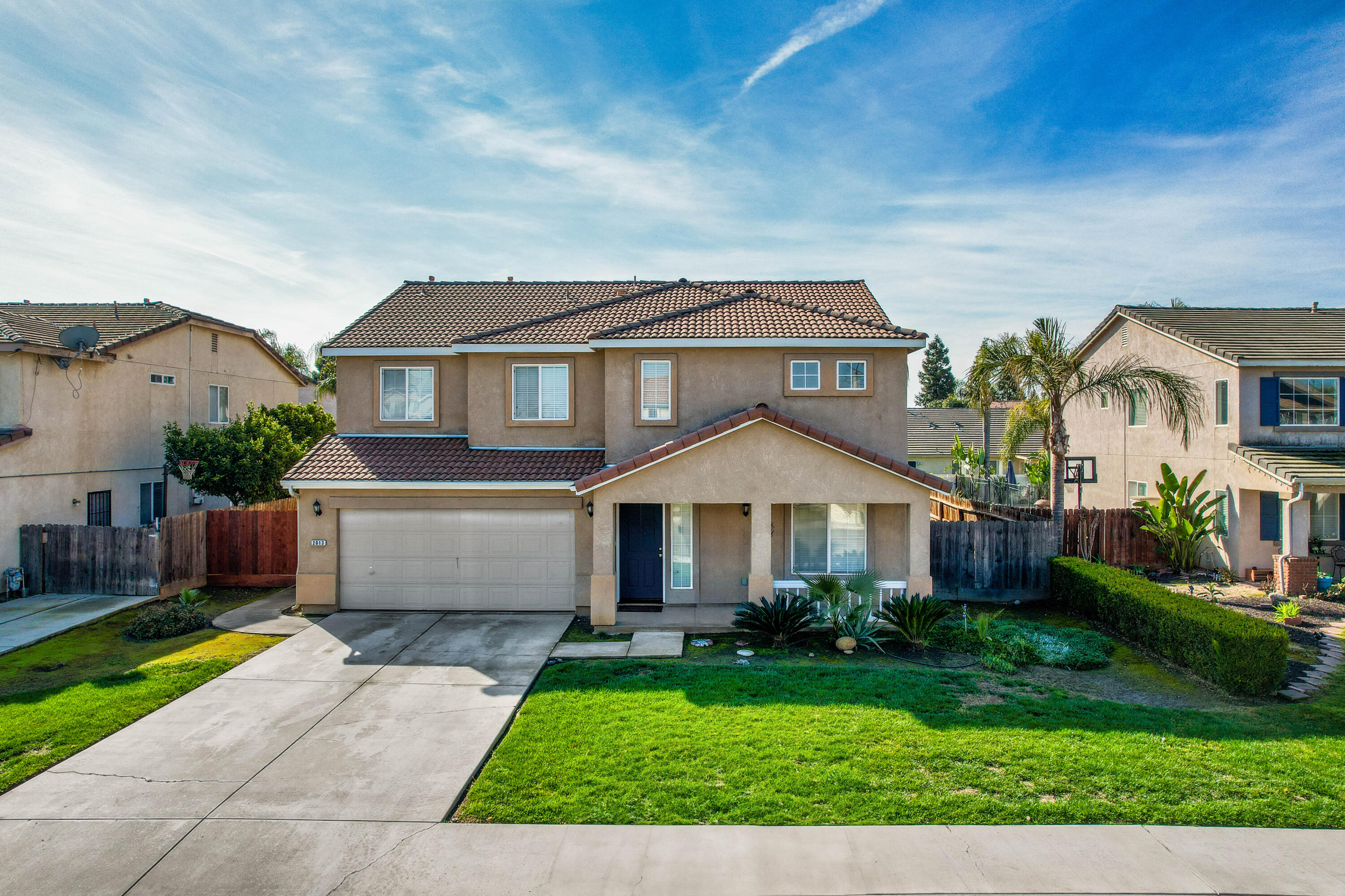 2013 W Julieann Avenue