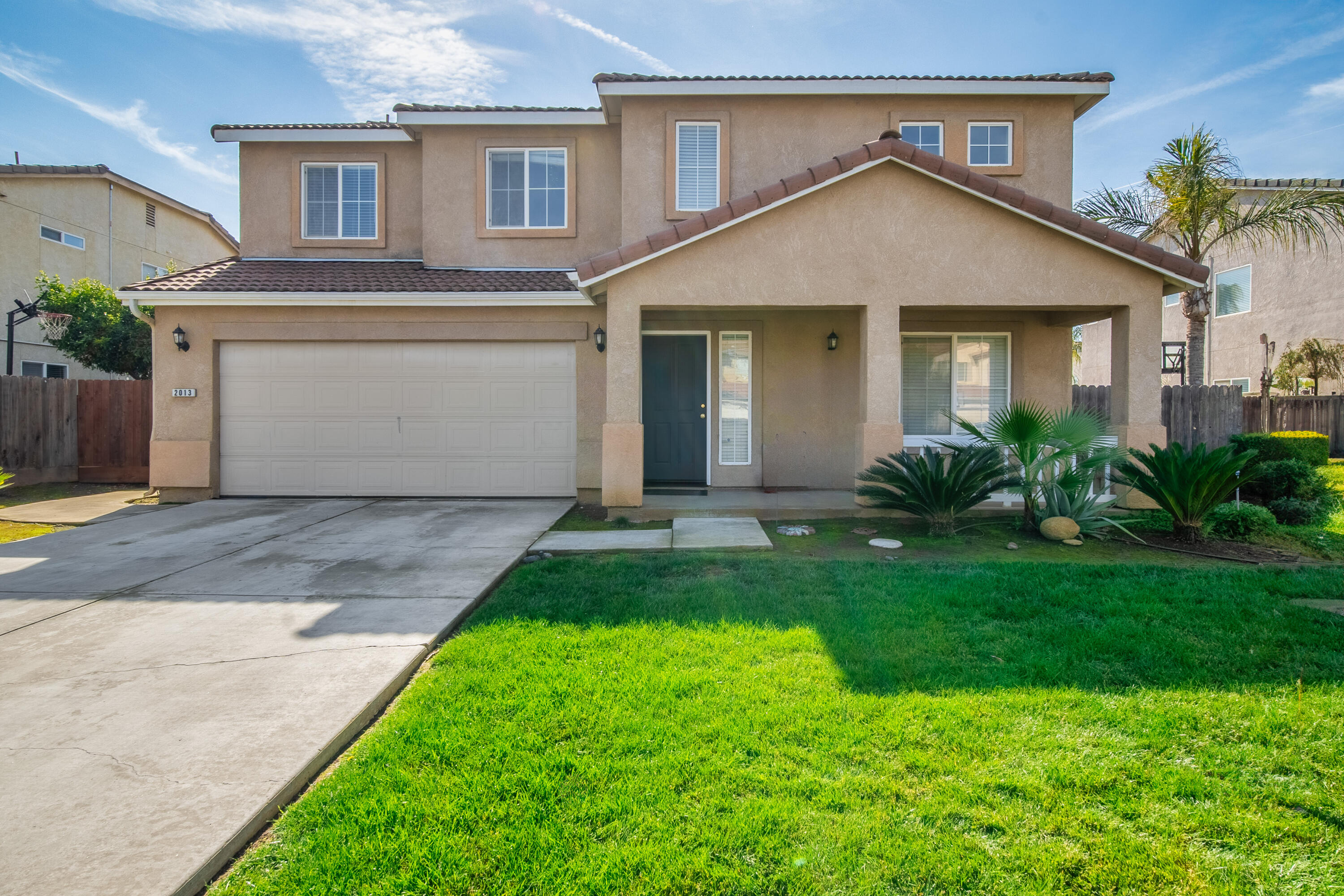 2013 W Julieann Avenue