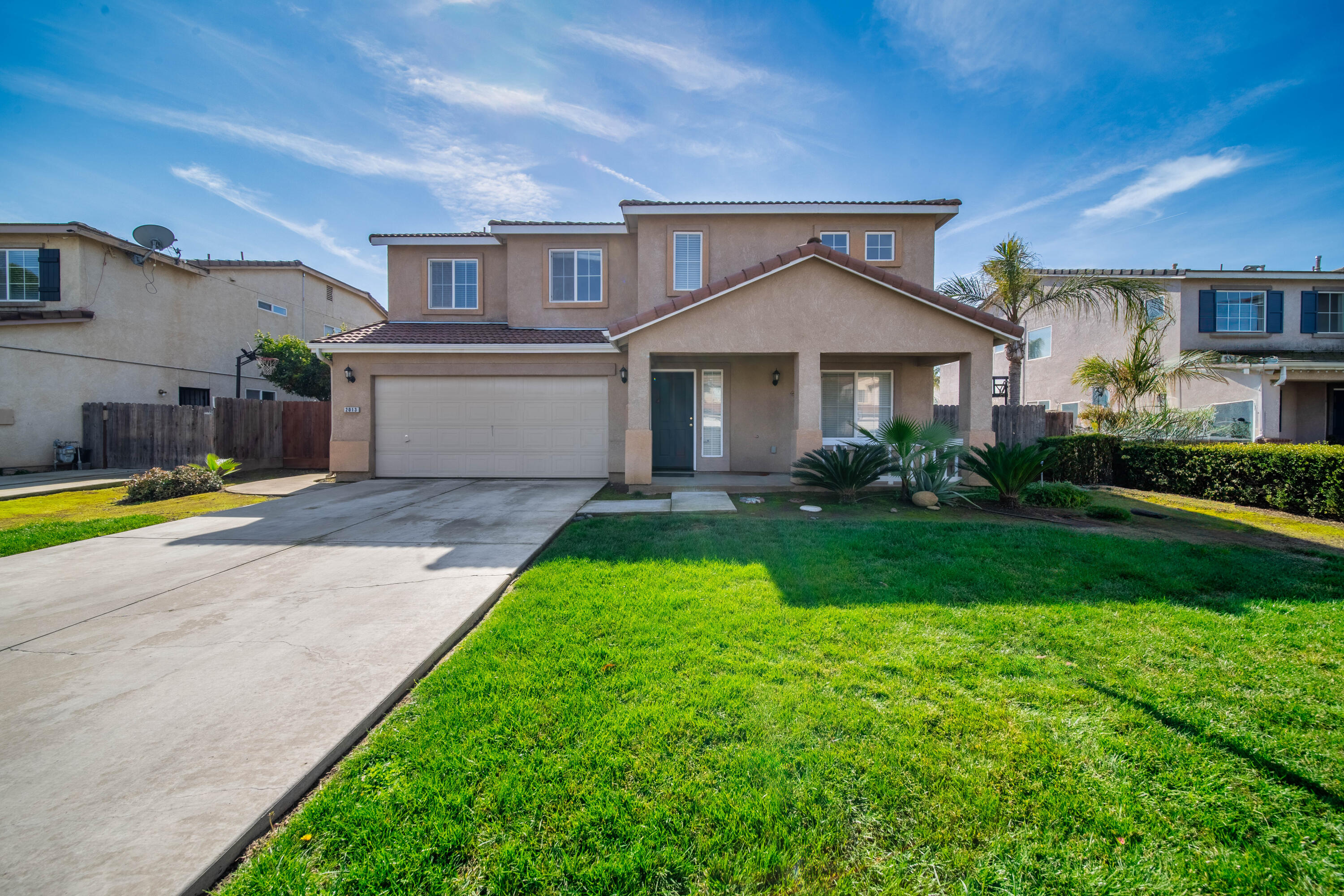2013 W Julieann Avenue