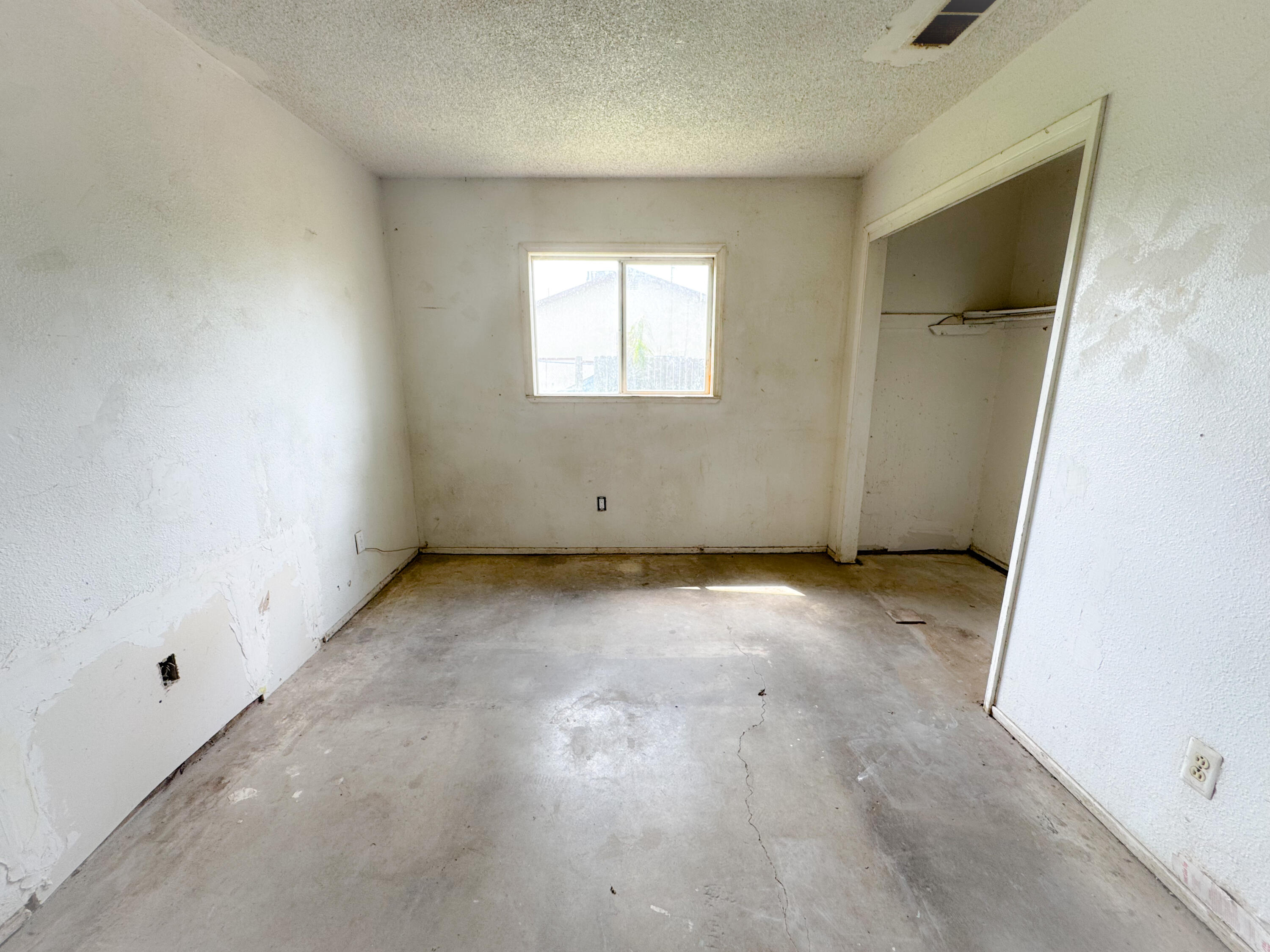 19693 Ave 195, 195