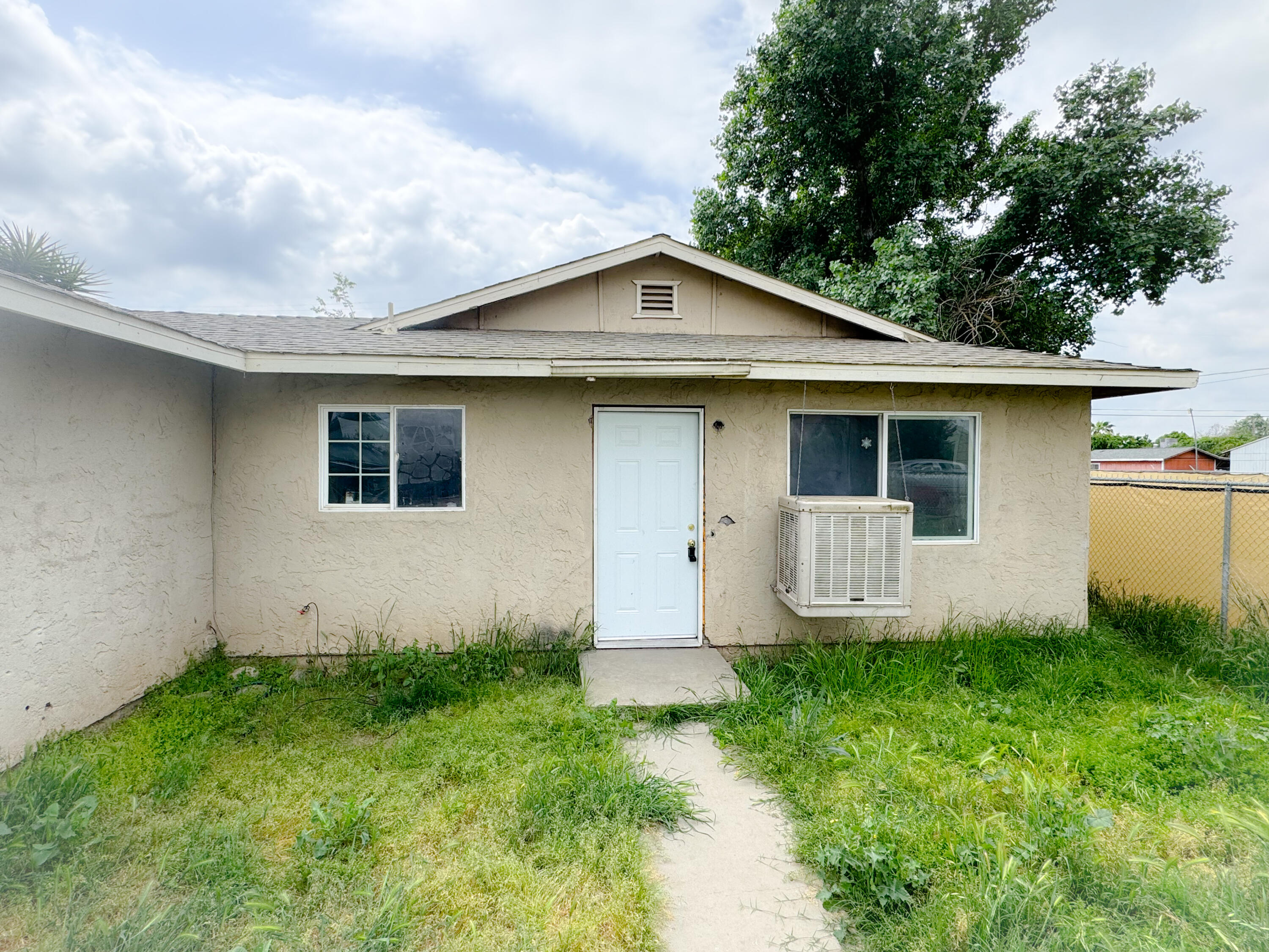 19693 Ave 195, 195