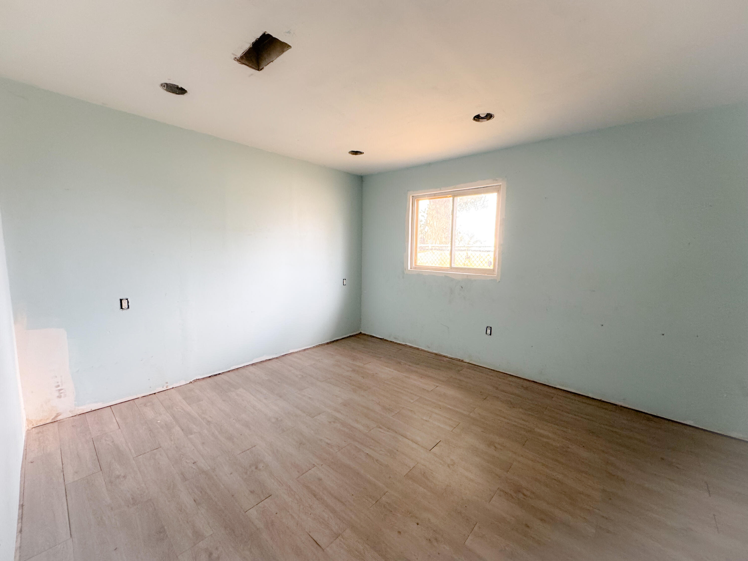 19693 Ave 195, 195