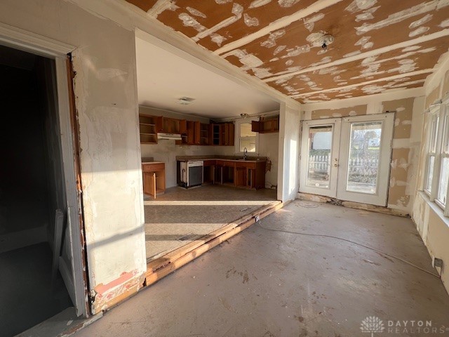 975 S Linden Avenue
