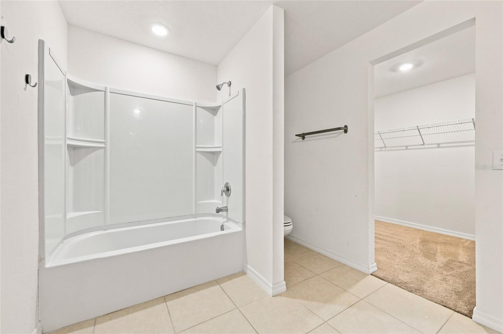 2166 MANDARIN LOOP