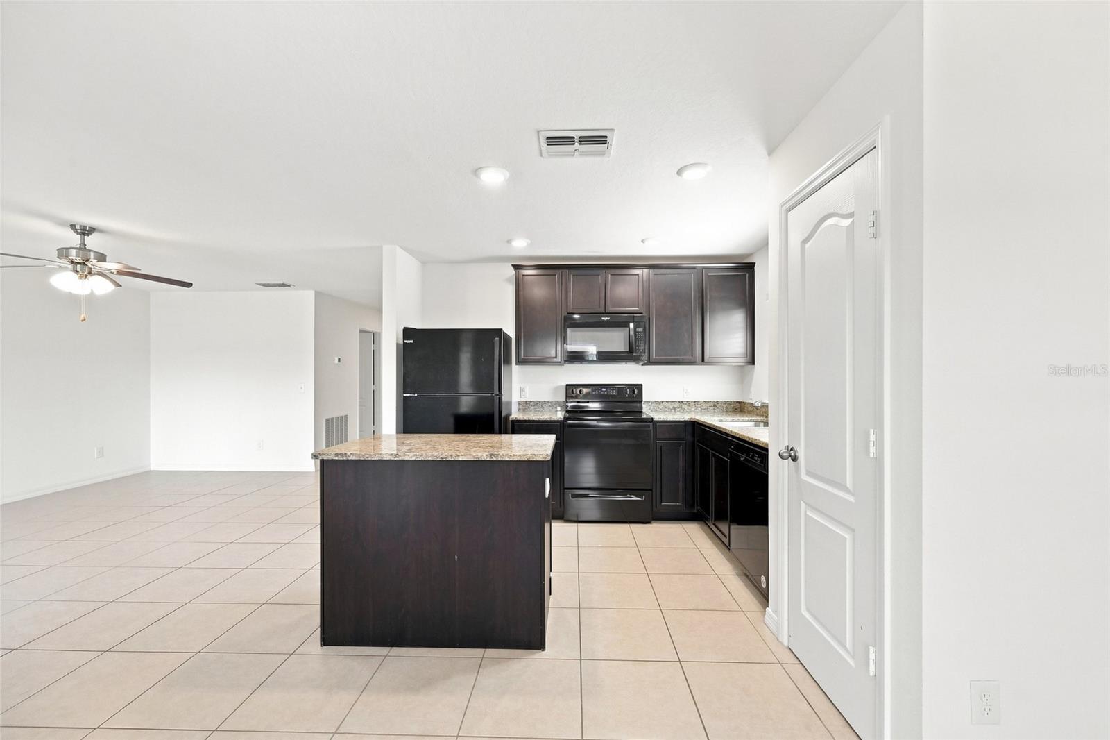 2166 MANDARIN LOOP