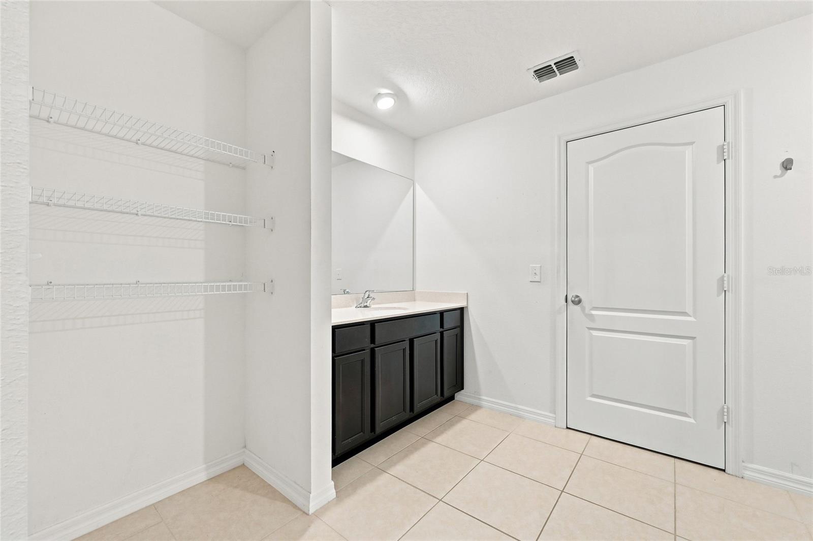 2166 MANDARIN LOOP