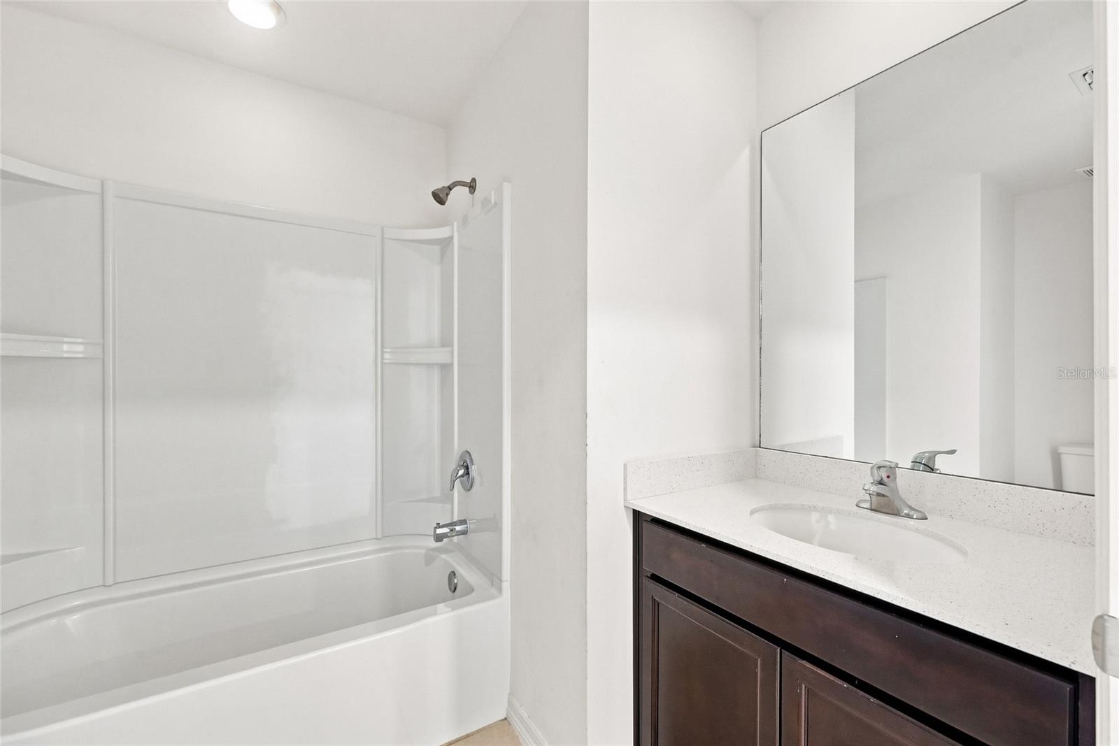 2166 MANDARIN LOOP