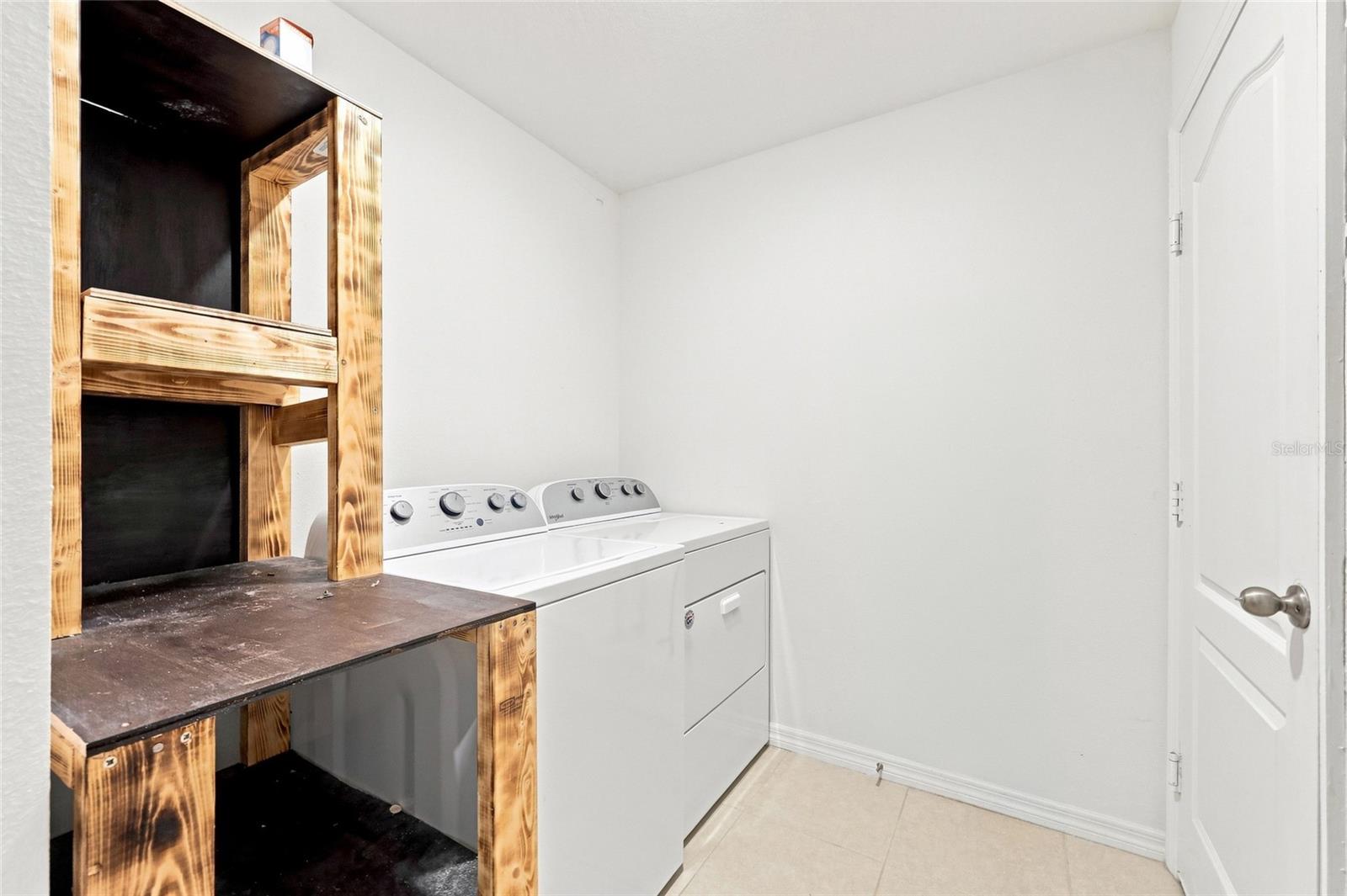 2166 MANDARIN LOOP