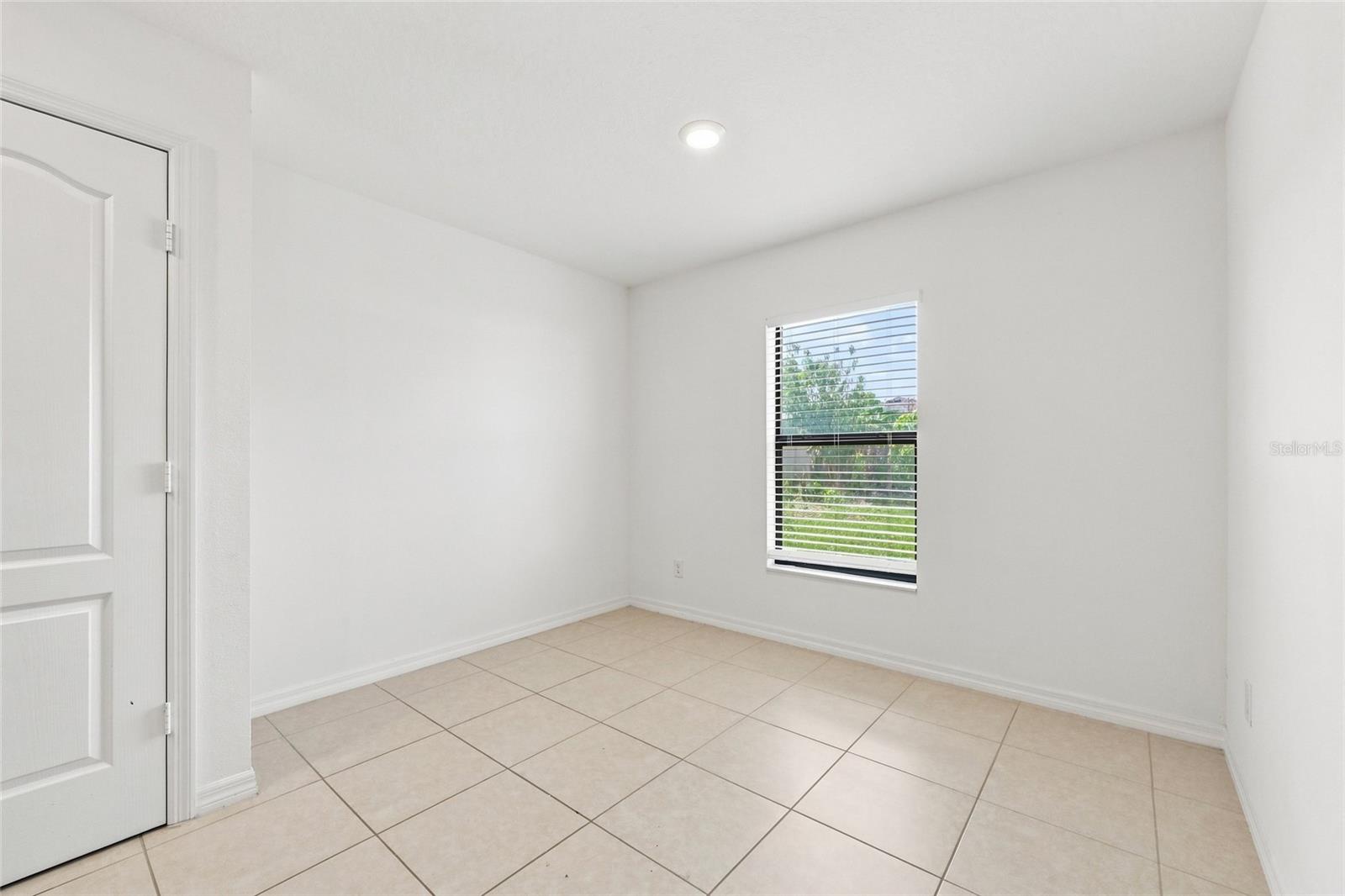2166 MANDARIN LOOP
