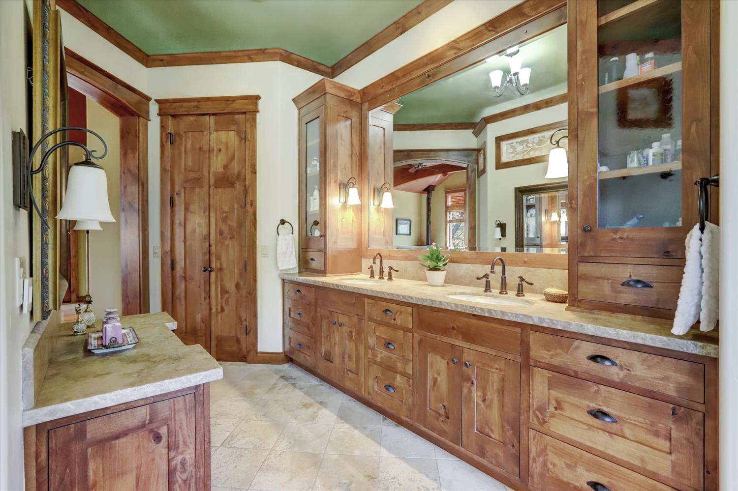14055 Mount Auburn Circle