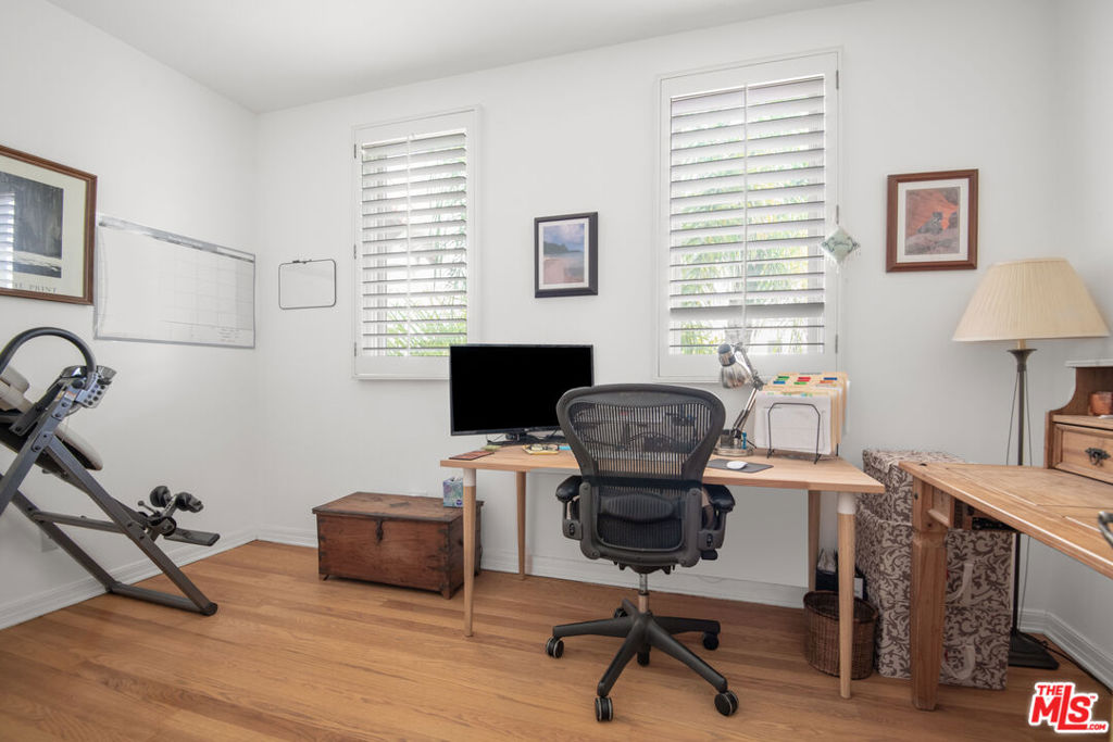 6435 Zumirez Drive 21