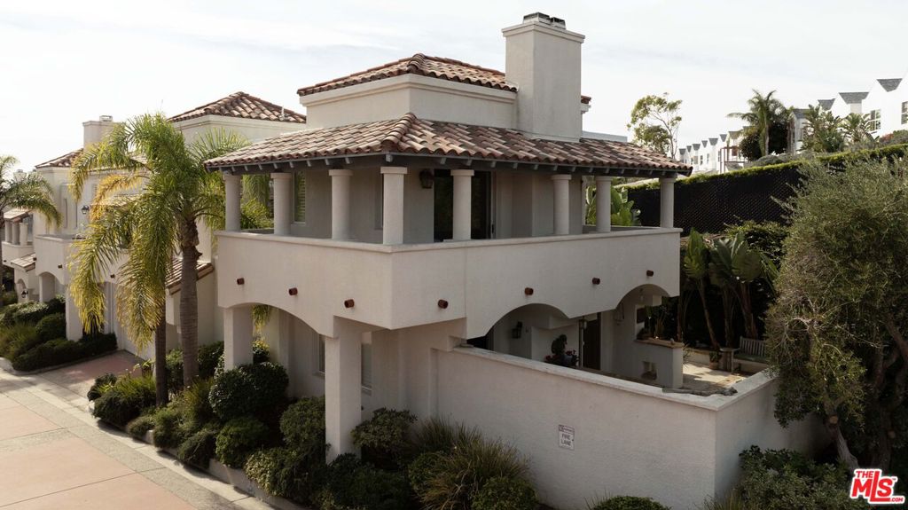 6435 Zumirez Drive 21