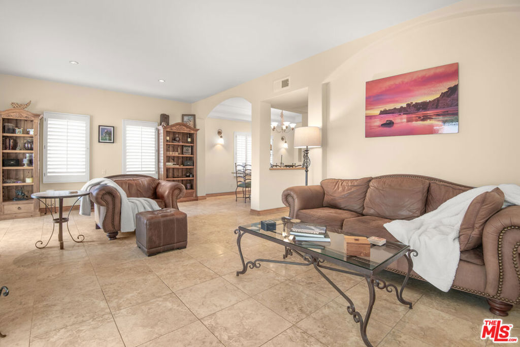 6435 Zumirez Drive 21