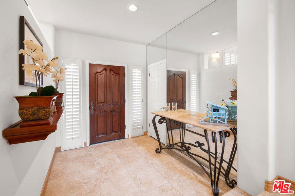 6435 Zumirez Drive 21