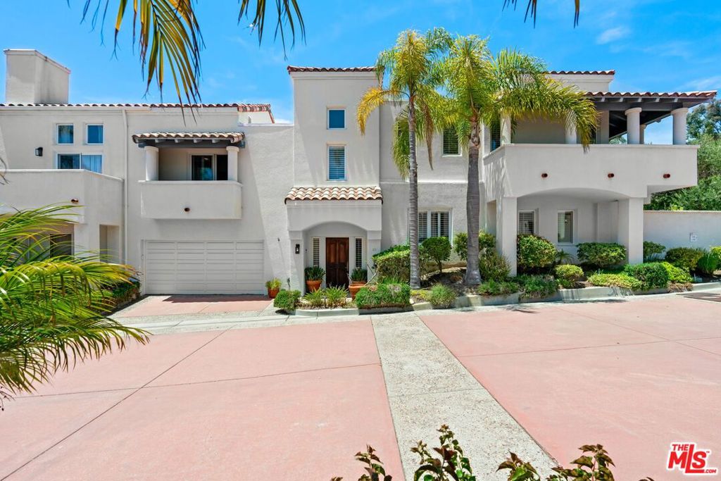 6435 Zumirez Drive 21