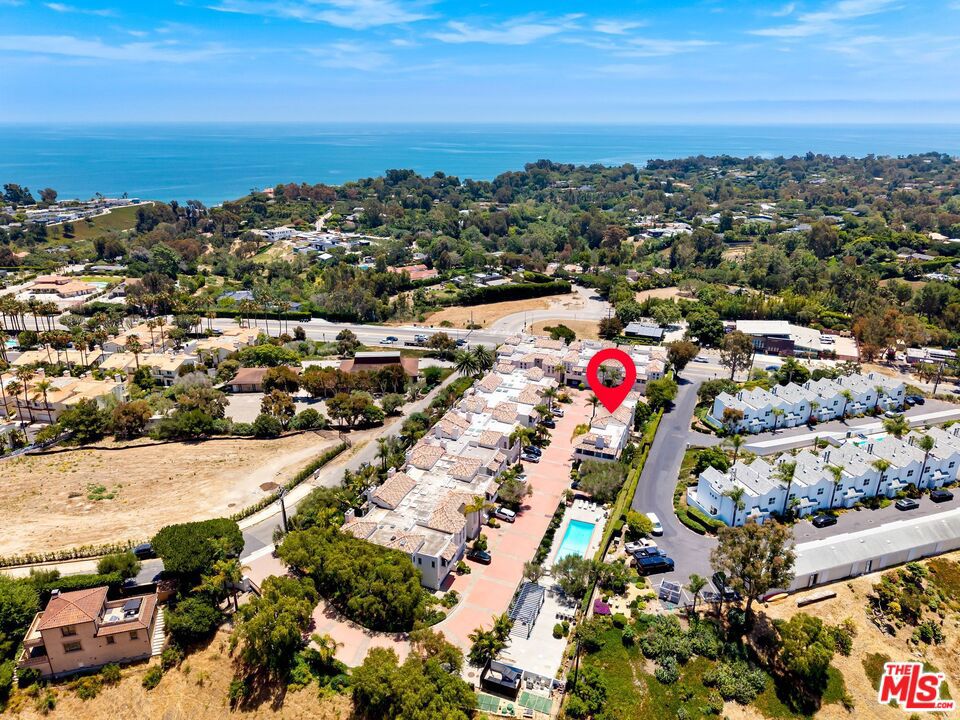6435 Zumirez Drive 21