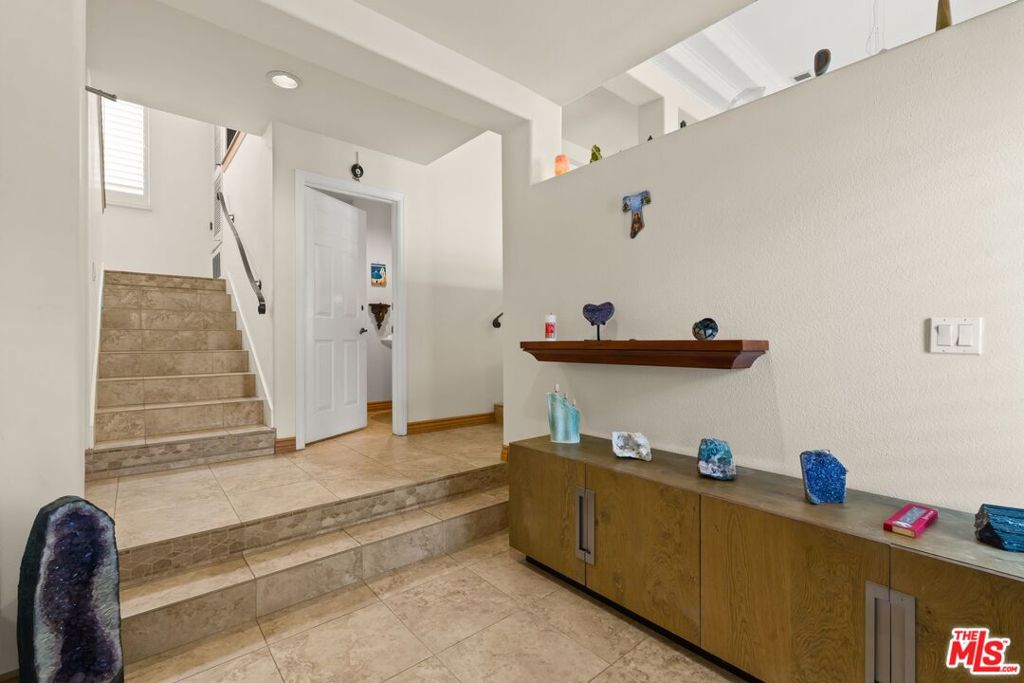6435 Zumirez Drive 21