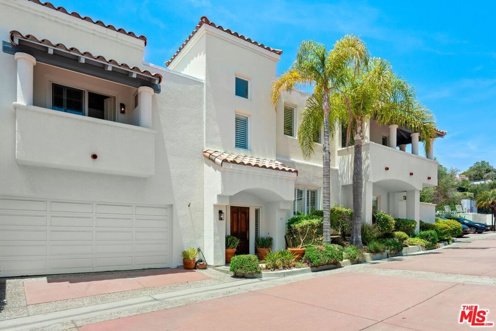 6435 Zumirez Drive 21