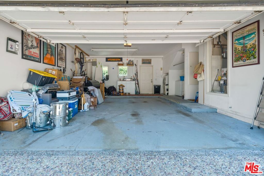 6435 Zumirez Drive 21