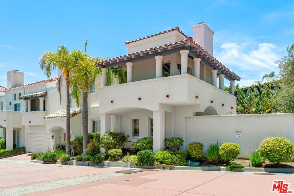 6435 Zumirez Drive 21 Malibu CA