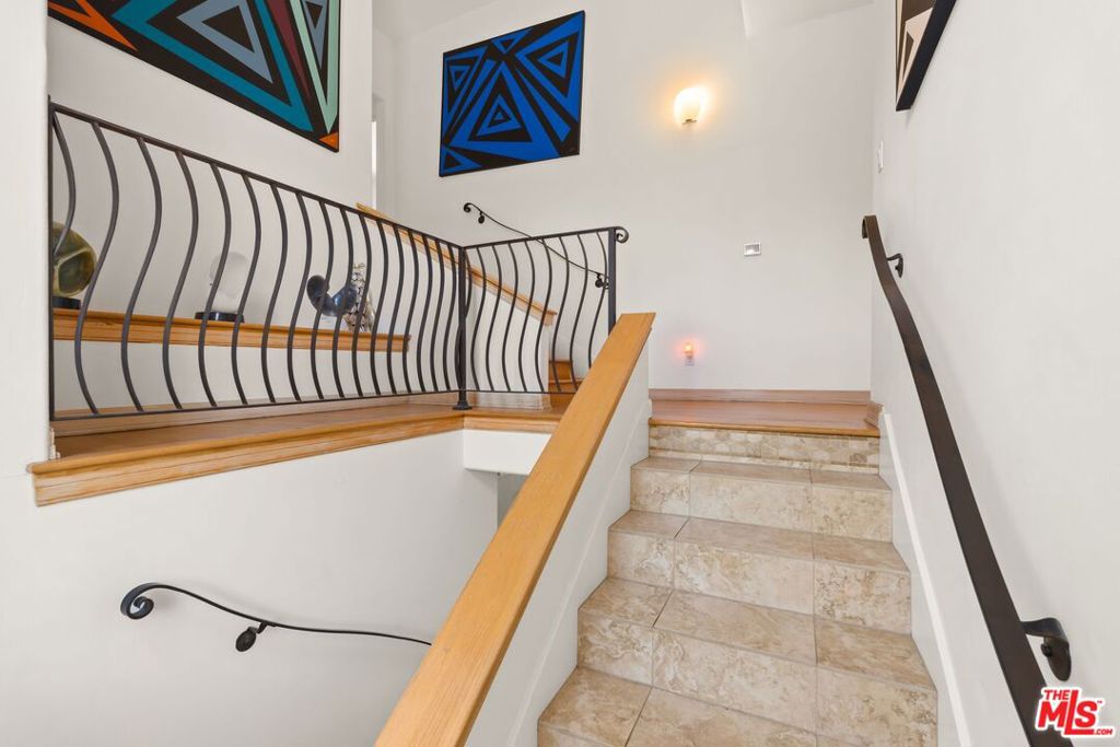 6435 Zumirez Drive 21
