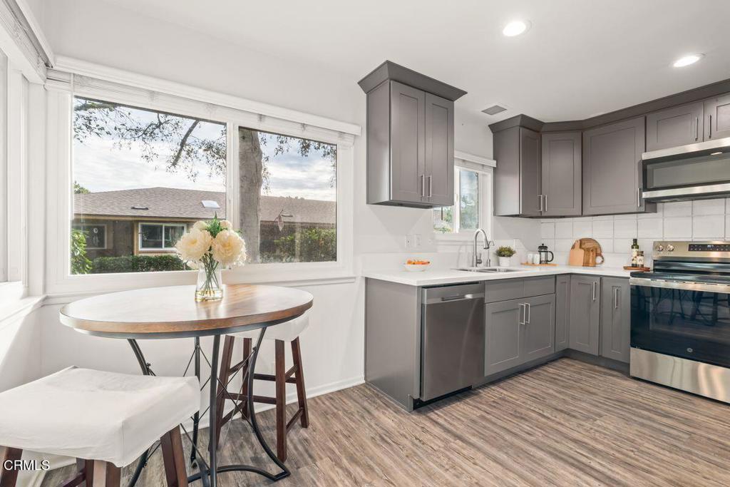 269 E Elfin Green