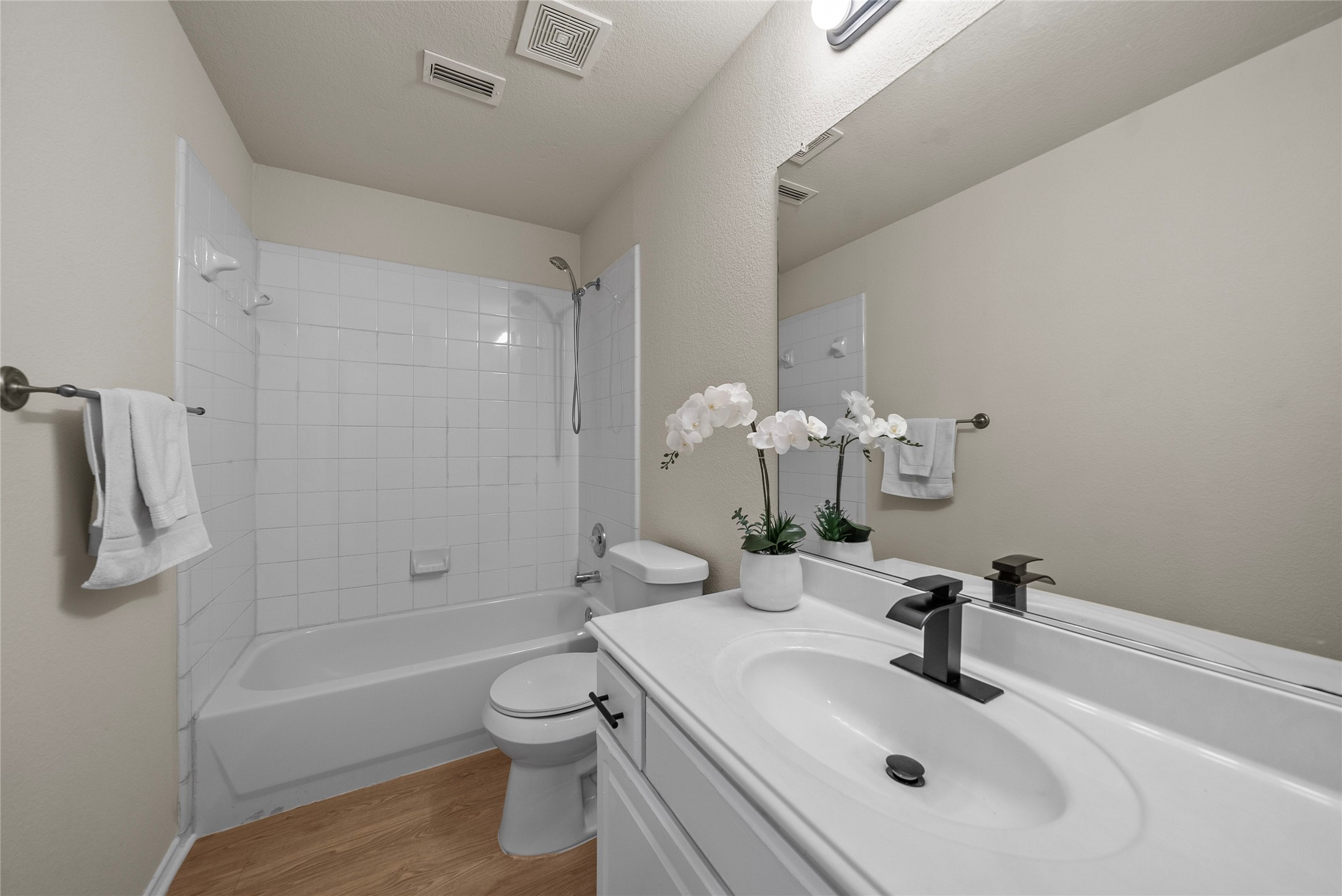 11909 Hickory Circle