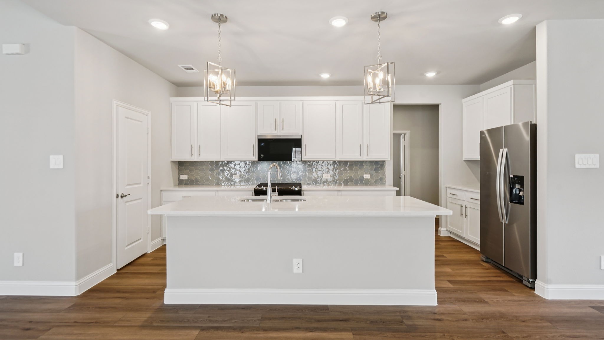 3221 Romero Plaza