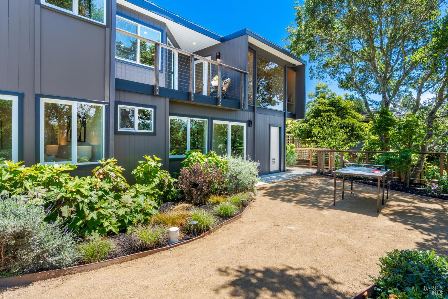 453 Wellesley Avenue