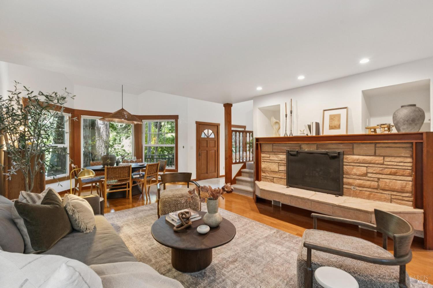 215 Madrone Avenue